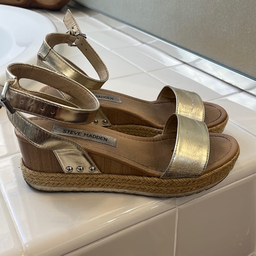 Gold sandal